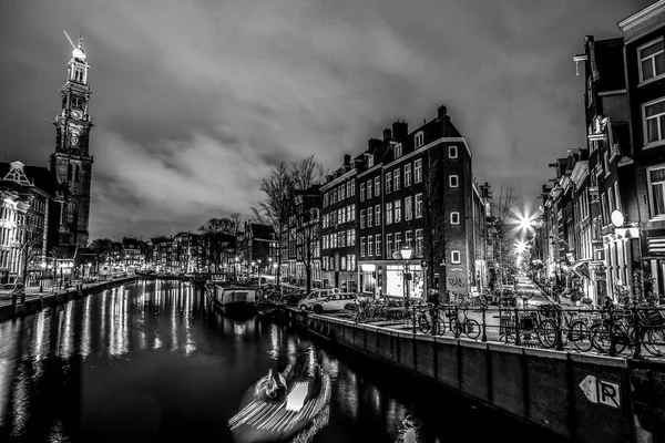 Amsterdam Países Bajos Enero 2017 Hermosos Canales Nocturnos Ciudad Ámsterdam — Foto de Stock