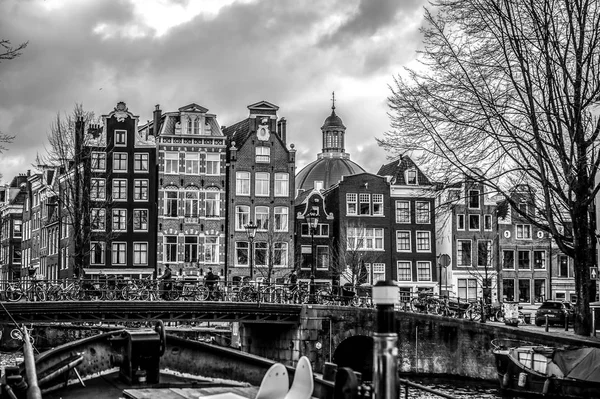 Amsterdam Países Bajos Enero 2017 Famosos Edificios Antiguos Ciudad Ámsterdam — Foto de Stock