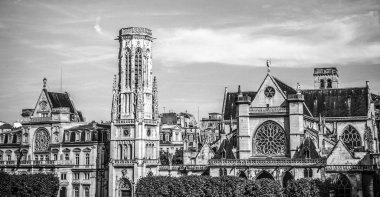Konut geleneksel mimarisi. Paris - Fransa. Siyah-beyaz fotoğraf.