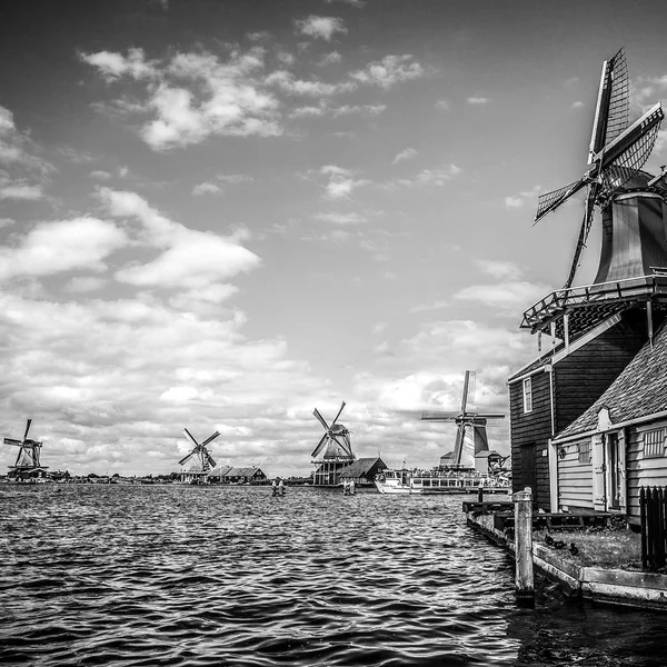 Zaandam Netherlands August 2016 Dutch Windmills Zaandam Dramatic Cloudy Sky — Stock Photo, Image