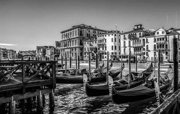 Venecia Italia Agosto 2016 Góndolas Tradicionales Primer Plano Del Estrecho — Foto de Stock