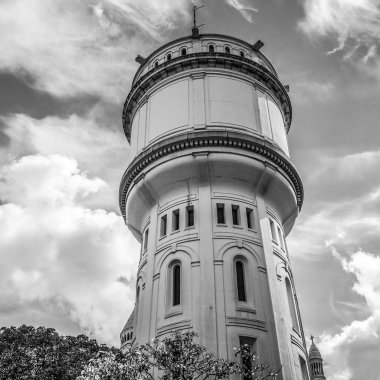 Konut geleneksel mimarisi. Paris - Fransa. Siyah-beyaz fotoğraf.