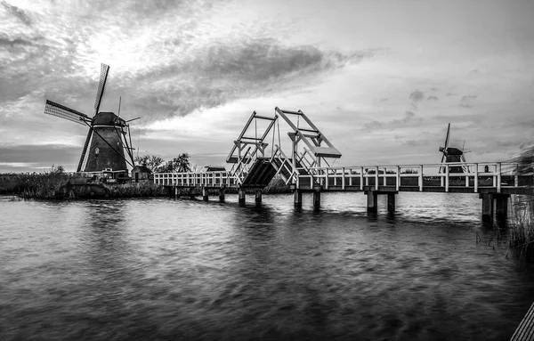 Windmills Water Canal Black White Photo — Stock Photo, Image