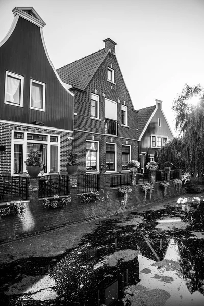 Hagyományos Házak Utcák Holland Város Volendam Hollandia — Stock Fotó