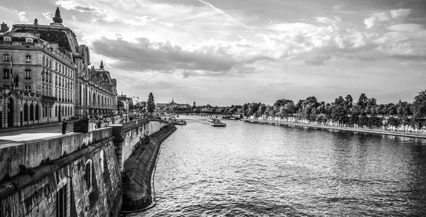 Paris Binalar Geleneksel Mimarisi Siyah Beyaz Fotoğraf — Stok fotoğraf