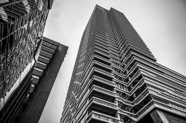 Den Haag, Hollanda - 8 Mart 2016: Modern Lahey (Den Haag) siyah-beyaz fotoğraf üzerinde 8 Mart 2016 yılında Lahey - Hollanda.