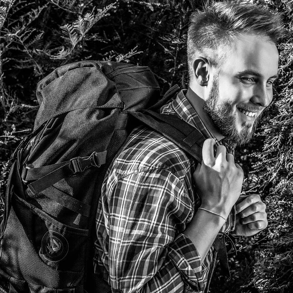 Joven Hombre Guapo Positivo Retrato Blanco Negro —  Fotos de Stock