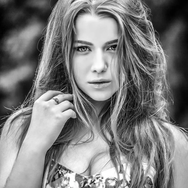 Portrait Beautiful Young Woman Autumn Garden Black White Portrait — Stock Photo, Image