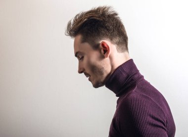 Zarif yakışıklı genç menekşe Golf.