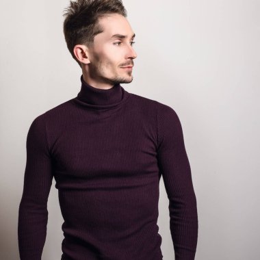 Zarif yakışıklı genç menekşe Golf.