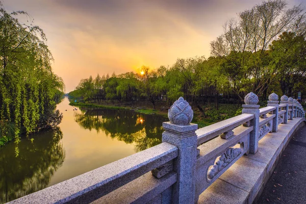 Oude Traditionele Chinese Brug Stadspark — Stockfoto