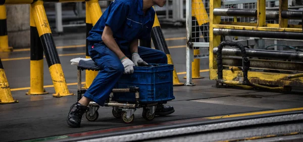 Trabajadores Fábrica Maquinaria China — Foto de Stock