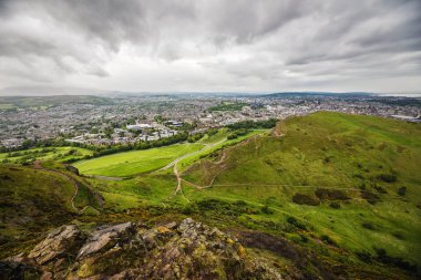 Edinburgh, Iskoçya tepeler grubunun Arthur 's Seat Peak.