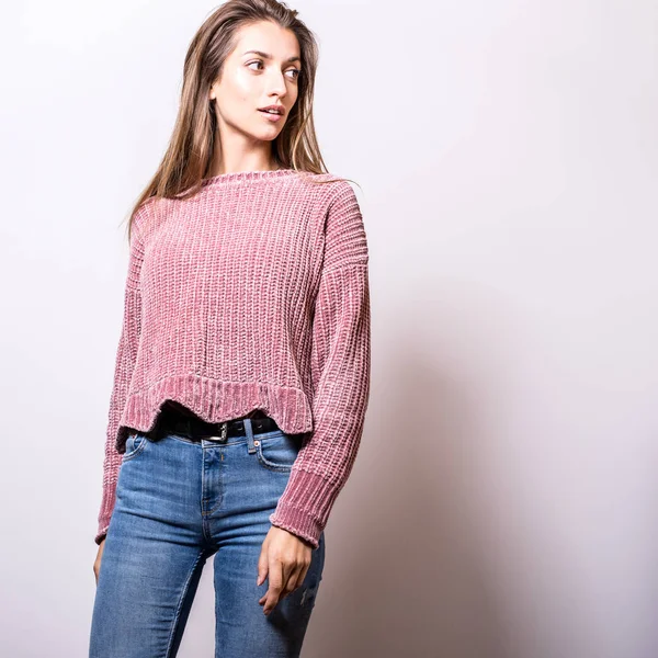 Young Model Woman Sweater Pose Studio — Stock Photo, Image