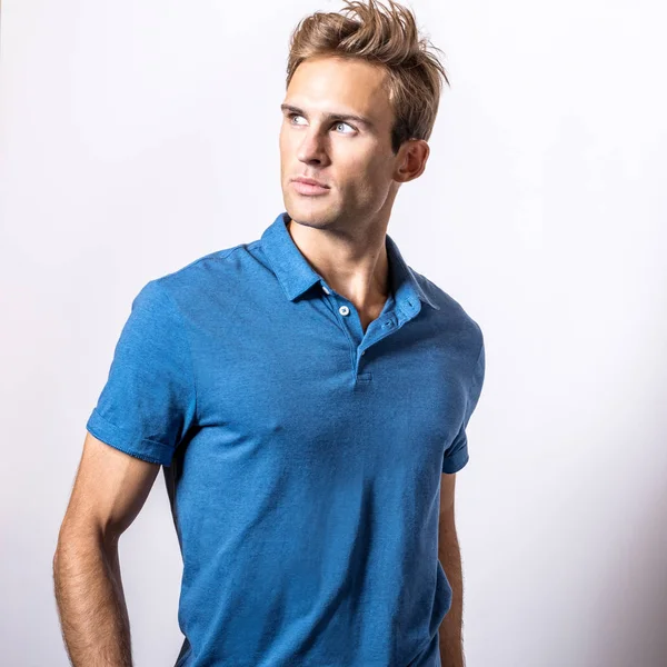 Elégant Jeune Homme Beau Chemise Bleue Élégante — Photo