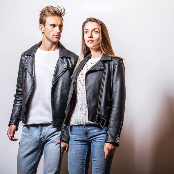 Young Beautiful Couple Black Leather Jackets Pose Studio — Stock Photo, Image