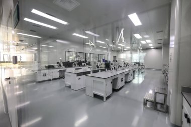 Pekin, Çin - 03 Haziran 2019: İlaç üretim laboratuvar ekipmanları.