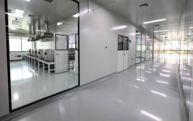 Pekin, Çin - 03 Haziran 2019: İlaç üretim laboratuvar ekipmanları.