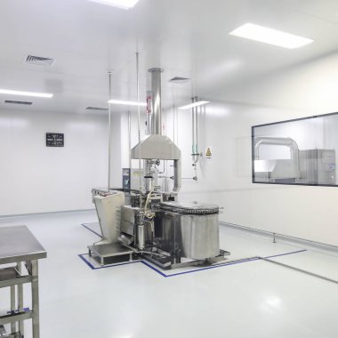 Pekin, Çin - 03 Haziran 2019: İlaç üretim laboratuvar ekipmanları.