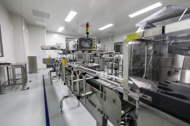 Pekin, Çin - 03 Haziran 2019: İlaç üretim laboratuvar ekipmanları.
