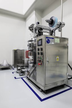 Pekin, Çin - 03 Haziran 2019: İlaç üretim laboratuvar ekipmanları.