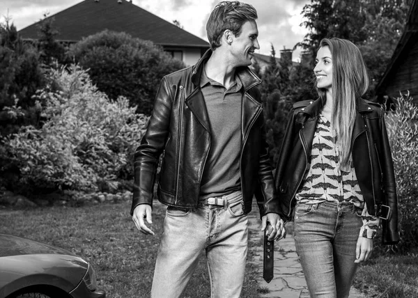 Young Beautiful Couple Garden House Black White Photo — Stock Photo, Image