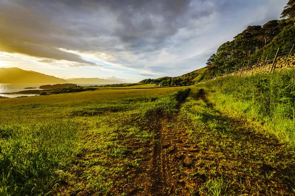 Wunderschöne Landschaft Der Schottischen Natur Mit Wunderschönem Abendsonnenuntergangshimmel — Stockfoto