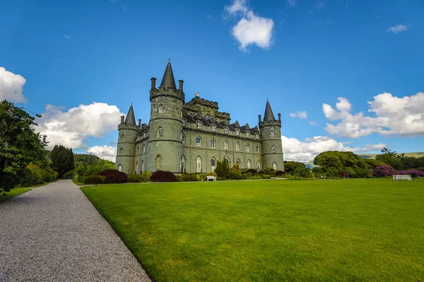 stock image SCOTLAND, UNITED KINGDOM - MAY 30, 2019: Ancient Scottish medieval buildings and beautiful landscape of traditional nature.