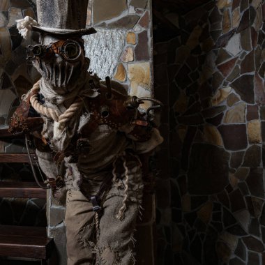 Gelecekçi karakter cyborg takipçisi. Steampunk stilinde sanat fotoğrafçılığı.