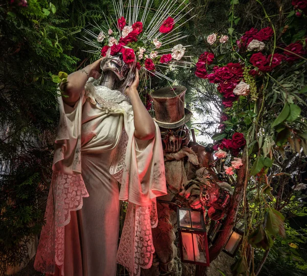 Fabelhafte Stilisierung von Santa Muerte - Heiliger Tod - moderner religiöser Kult. Konzeptkunst Märchenfoto. — Stockfoto
