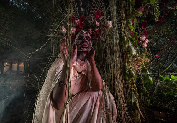 Fabulosa estilização de Santa Muerte - Santa Morte - culto religioso moderno. Conceito Arte conto de fadas foto . — Fotografia de Stock