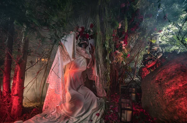 Báječná stylizace Santa Muerte - Holy Death - moderní náboženský kult. Koncept Art pohádka fotografie. — Stock fotografie