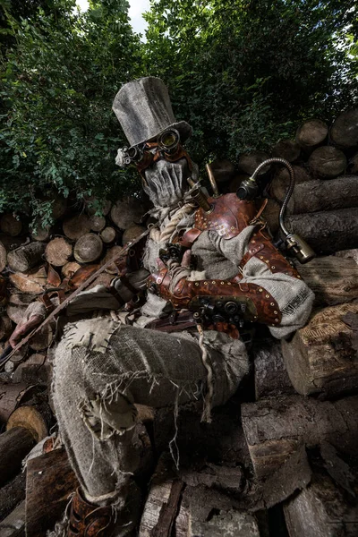 Perseguidor de ciborgues de carácter futurista. Fotografia de arte em estilo steampunk . — Fotografia de Stock