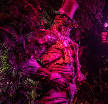 Gelecekçi karakter cyborg takipçisi. Steampunk stilinde sanat fotoğrafçılığı.