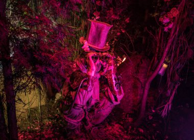 Gelecekçi karakter cyborg takipçisi. Steampunk stilinde sanat fotoğrafçılığı.