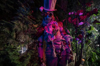 Gelecekçi karakter cyborg takipçisi. Steampunk stilinde sanat fotoğrafçılığı.