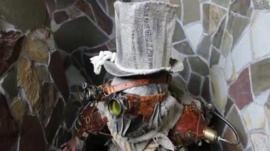 Gelecekçi karakter cyborg takipçisi. Steampunk stili 4K Görüntü.