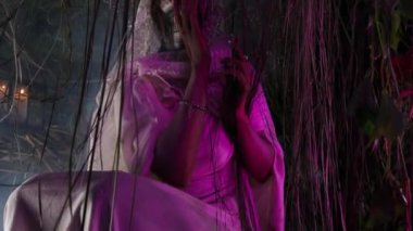 Santa Muerte 'nin muhteşem stili - Kutsal Ölüm - modern dini tarikat. Sanat Masalı kavramı 4K görüntüsü.