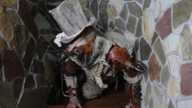 Gelecekçi karakter cyborg takipçisi. Steampunk stili 4K Görüntü.