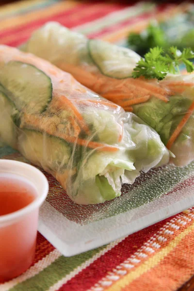 Fresh Vietnamese Rolls Wrapped Rice Paper Filled Vegetables Peanuts Spicy — Stock Photo, Image