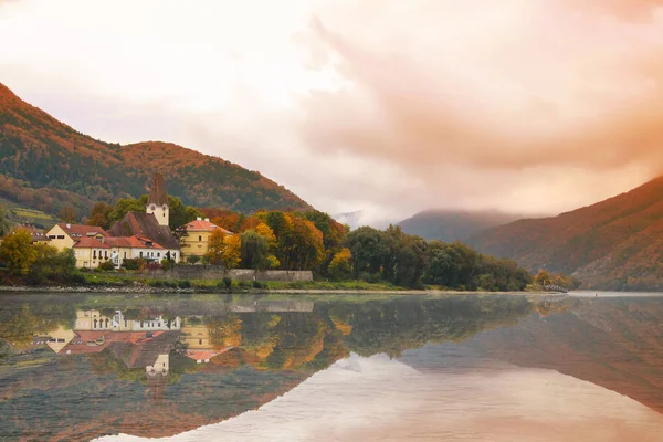 Pittoresque Petite Ville Conte Fées Sur Rive Danube Autriche Automne — Photo