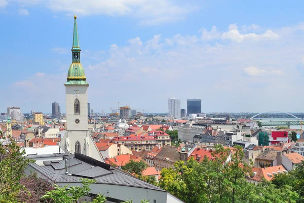 Bratislava, Slovakya. Bratislava Castle eski şehrin görünümü