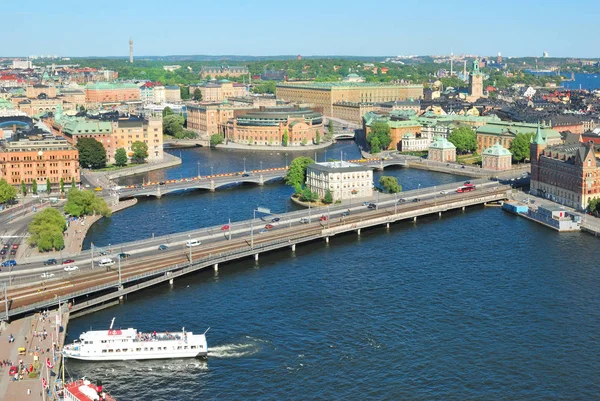 老镇斯德哥尔摩的看法从市政厅塔 — 图库照片