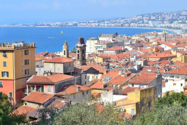 Güneşli bir yaz gününde Nice 'in en iyi manzarası