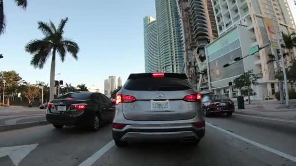 迈阿密 佛罗里达州 2018年3月30日 从移动汽车看到迈阿密交通 — 图库视频影像