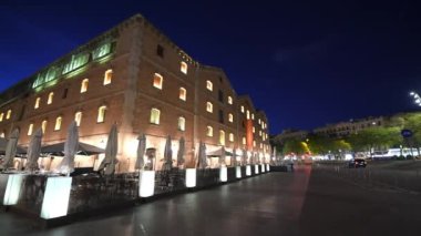  bağlantı noktası, binalar ve Restoran gece görünümü