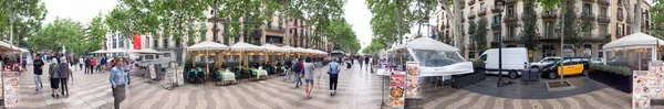 Barcelona Maio 2018 Turistas Desfrutam Vida Cidade Nas Ramblas Barcelona — Fotografia de Stock