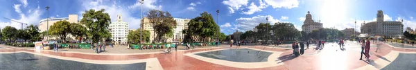 Barcelona Maio 2018 Turistas Desfrutam Das Ruas Cidade Partir Praça — Fotografia de Stock