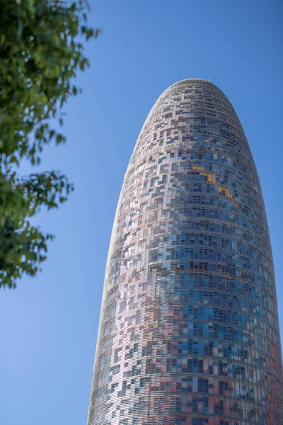 Barcelona Maja 2018 Agbar Tower Otoczony Drzewami Jest Główną Atrakcją — Zdjęcie stockowe