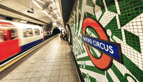 Londen Mei 2015 Londen Ondergrondse Trein Londense Systeem Oudste Ondergrondse — Stockfoto